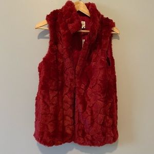 Love tree faux fur vest